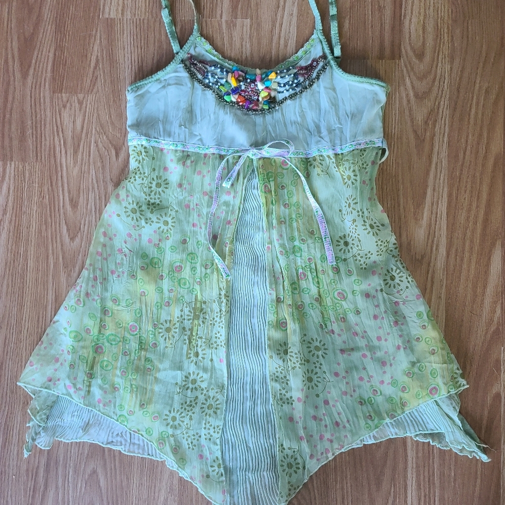 Summer top XS. Unique and flirty.